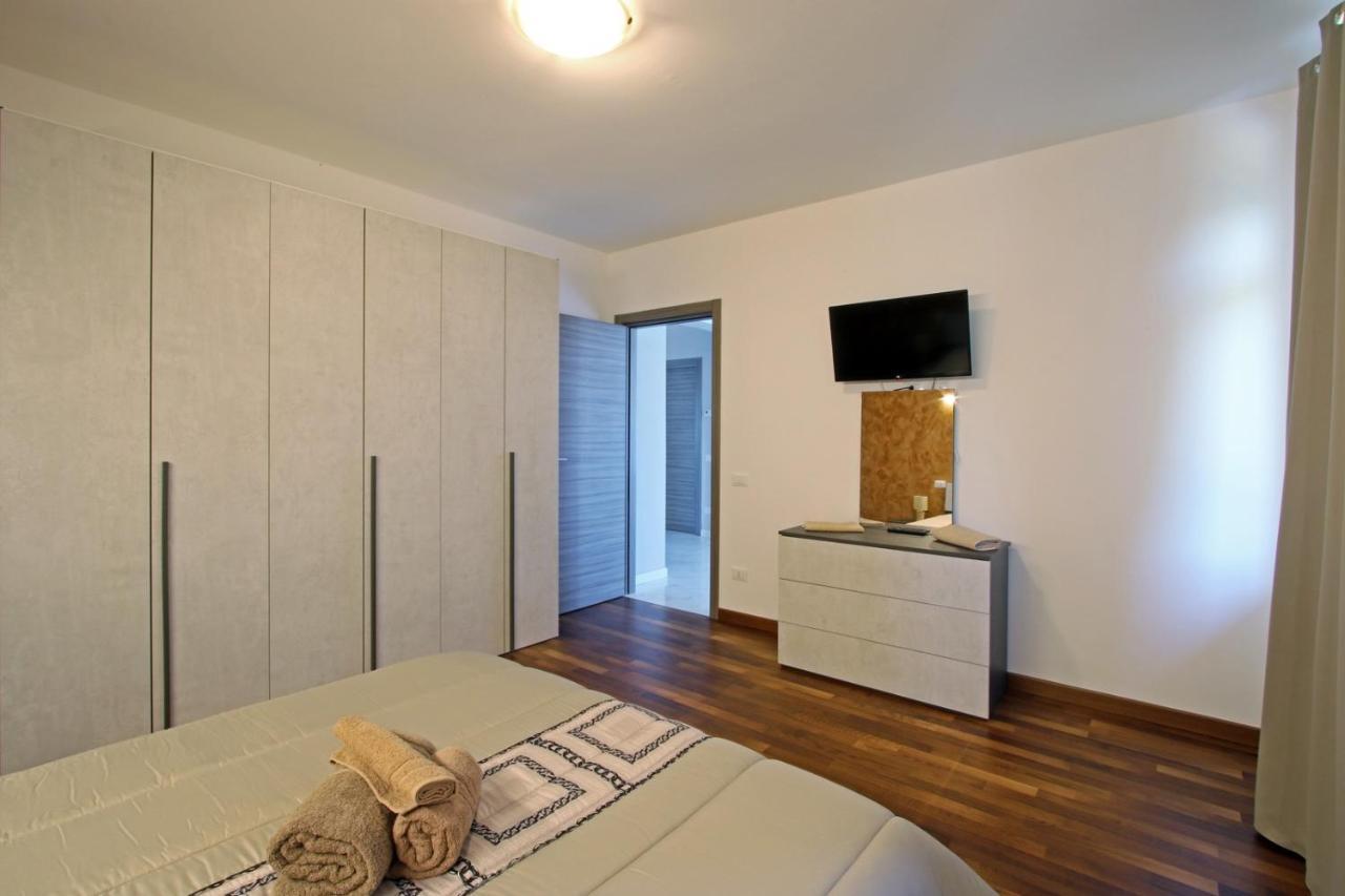 Two-Bedroom Deluxe Apartment Balcony,1296941596:JPEG